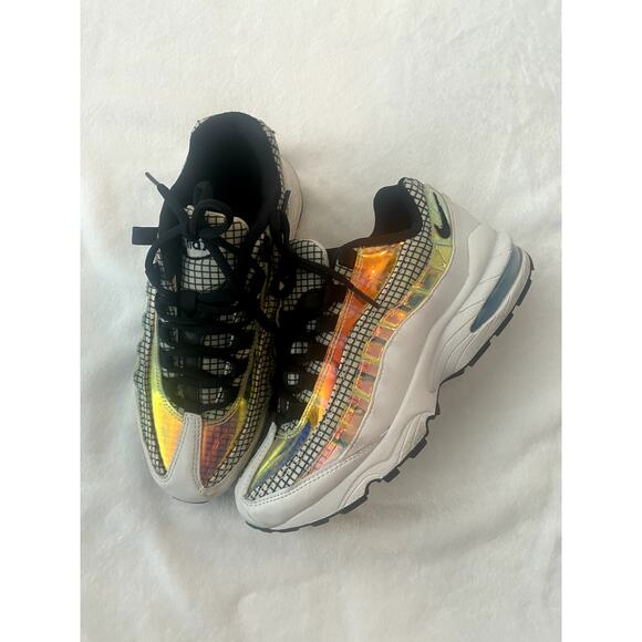 Air Max 95 LV8  “White / Black / Blue Gaze” GS Size 5.5 - Picture 1 of 7